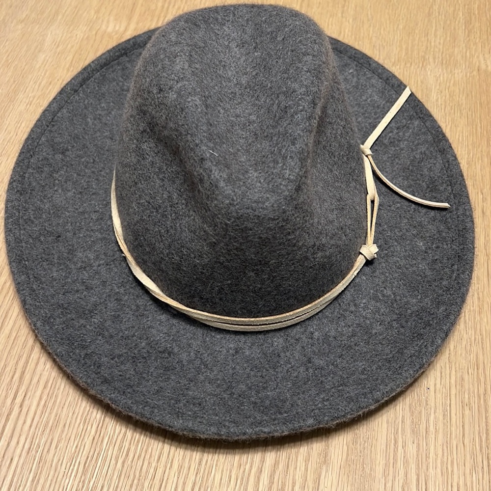 Grey 100% Wool,  Universal Thread Goods Co., preowned, like new, leather hatband